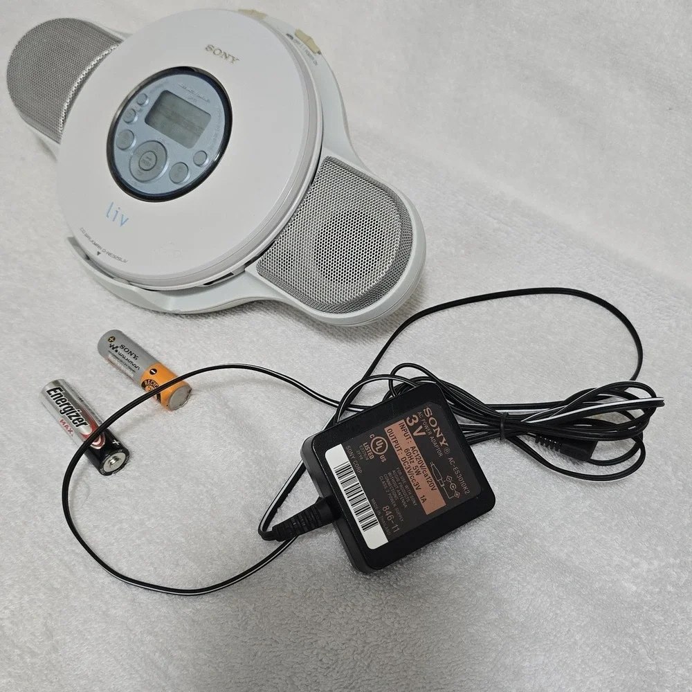 Sony CD Walkman Disc Mp3 D-NE329LIV & Speaker Stand BCA-DNE320S Bundle Vintage